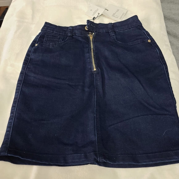 2/25$ 🛍 NWT Missguided Stretchy Jean Skirt - Picture 5 of 5